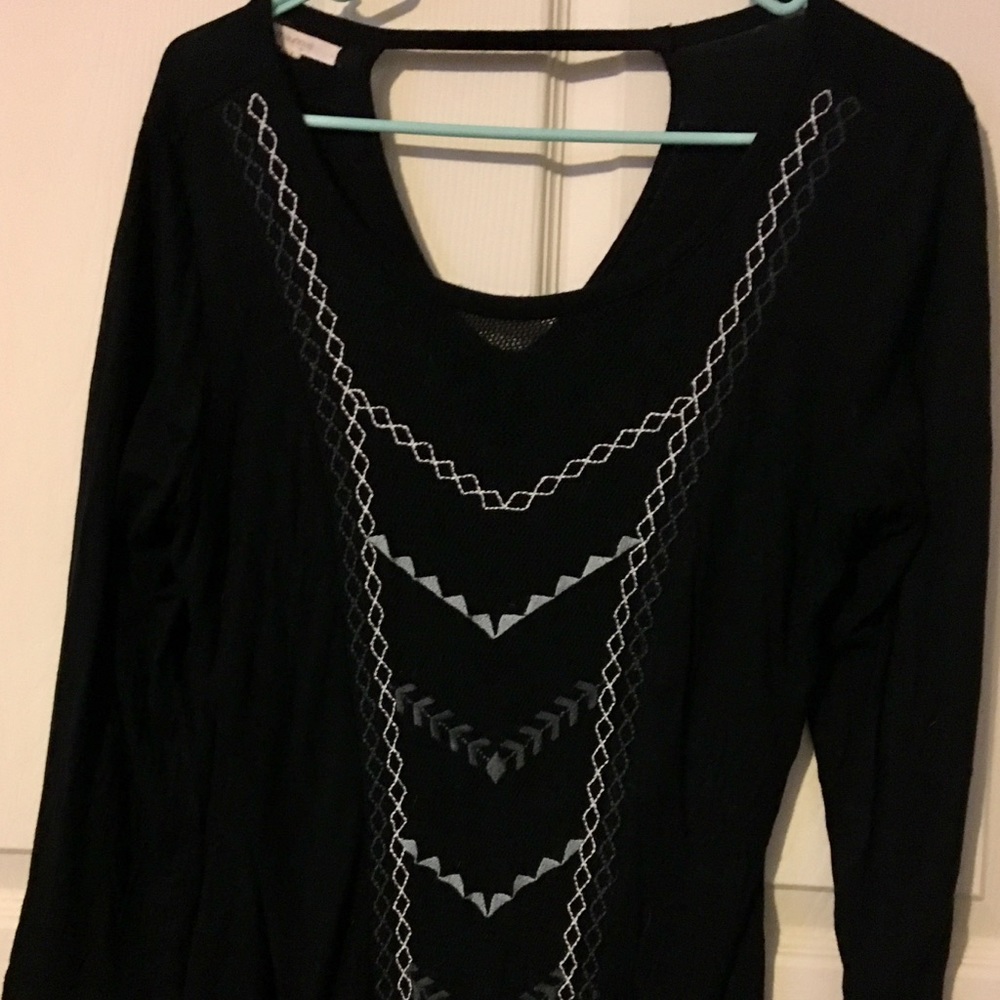 Mid sleeve top